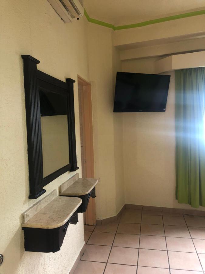Hotel Astur (Adults Only) Guadalajara Exterior photo